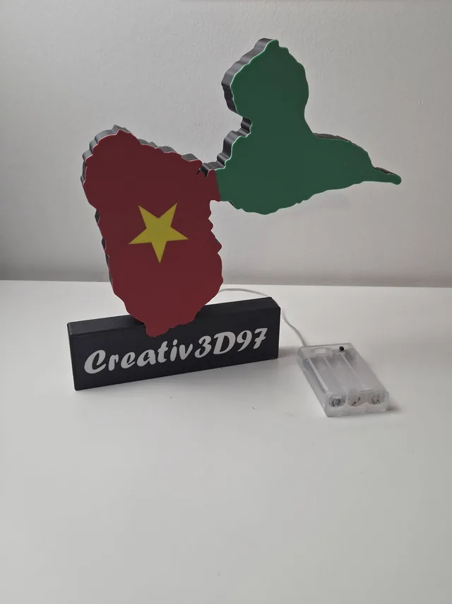 Lampe Guadeloupe — photo 1 sur 2